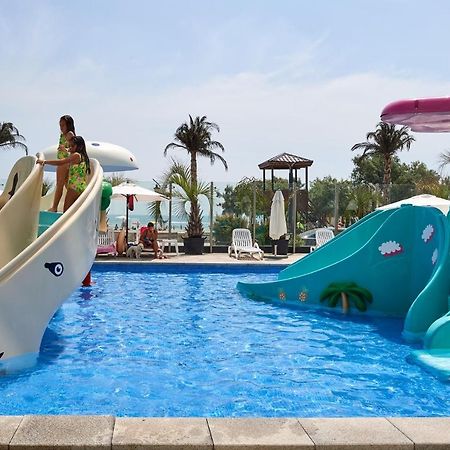 Dava Aparthotel Pool & Spa Mamaia Nord นาโวดาริ ภายนอก รูปภาพ