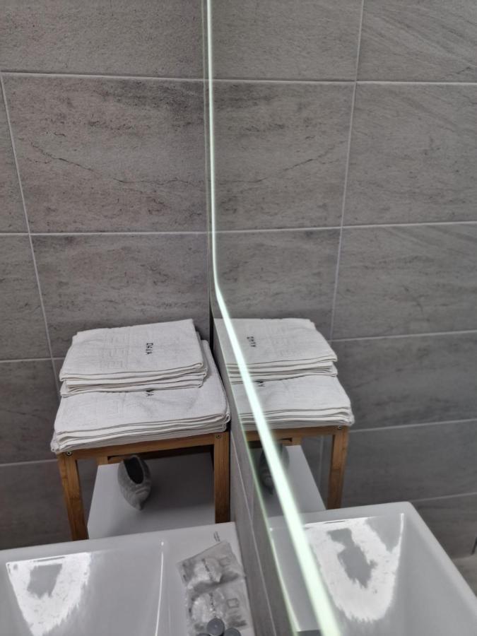 Dava Aparthotel Pool & Spa Mamaia Nord นาโวดาริ ภายนอก รูปภาพ
